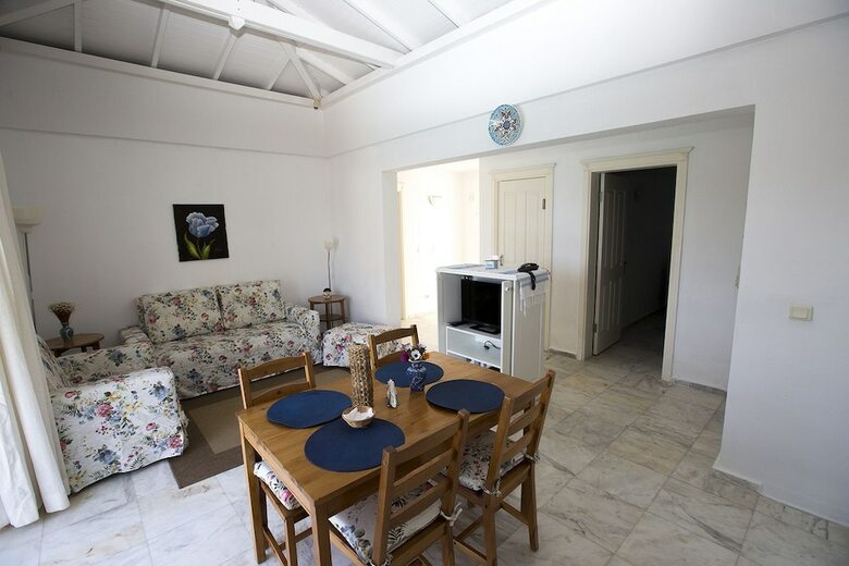 Alya Piynar Villa