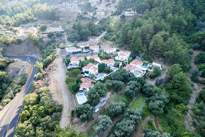 Alya Piynar Villa