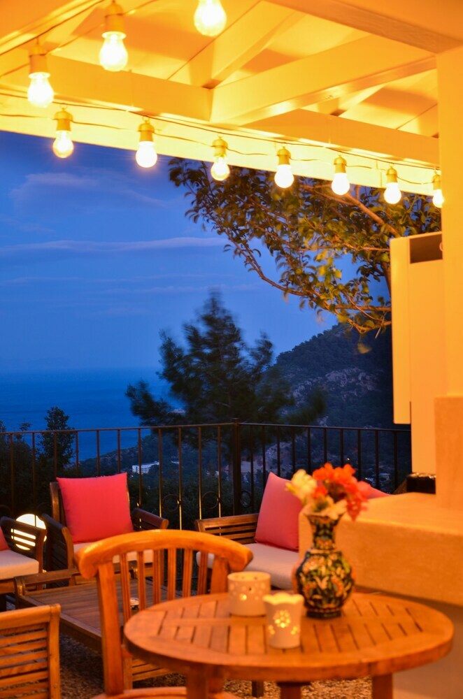 Alya Piynar Villa