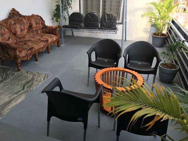 Hostal Iroomz Kk Group Of Residency
