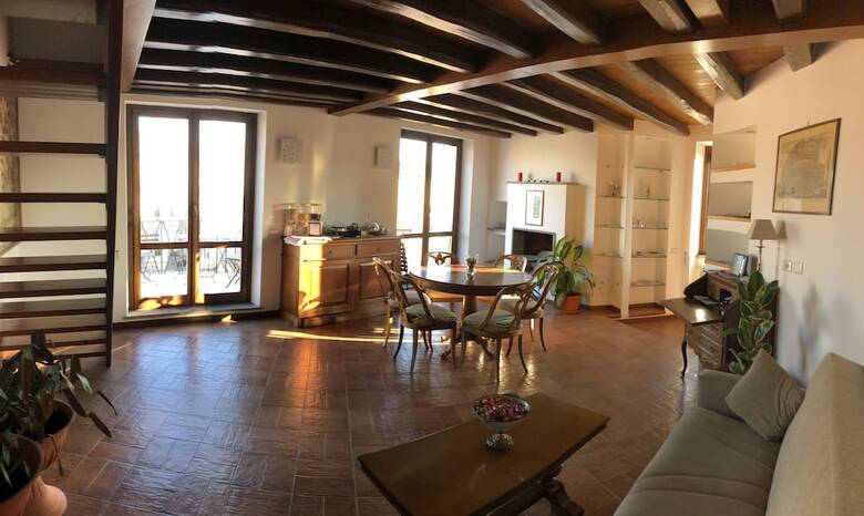 Bb Il Re Alla Reginella Guest House