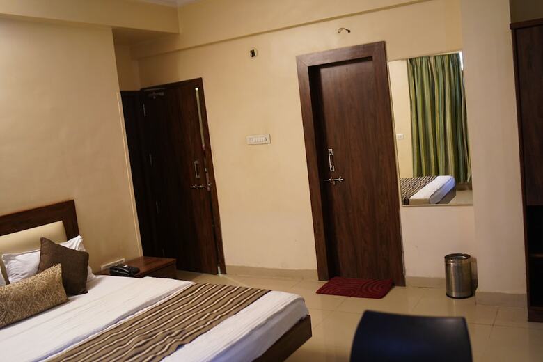 Iris Hotel