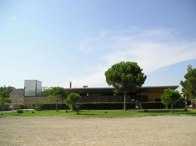 Hotel Cueva Tardienta Monegros - Adults Only