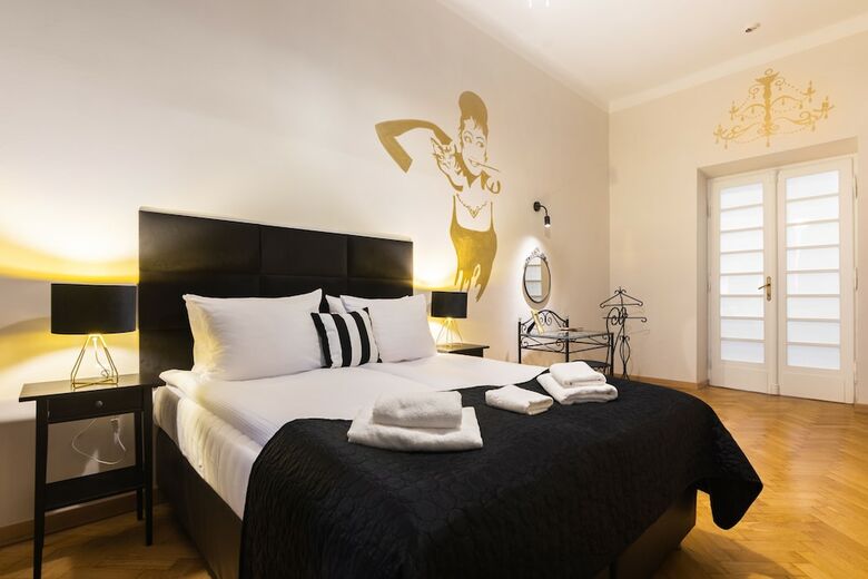 Leo Apartments Residence