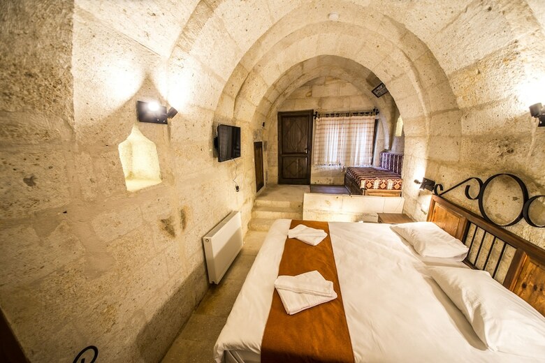 Harkasos Cave Hotel