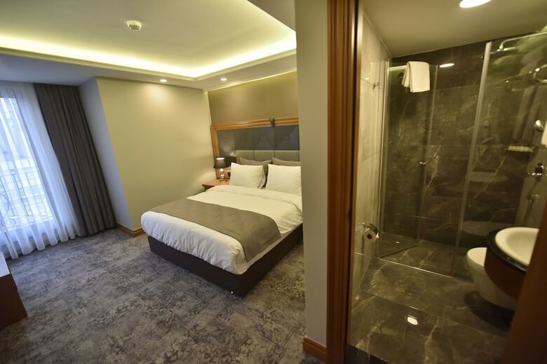 Four Seven Hotel