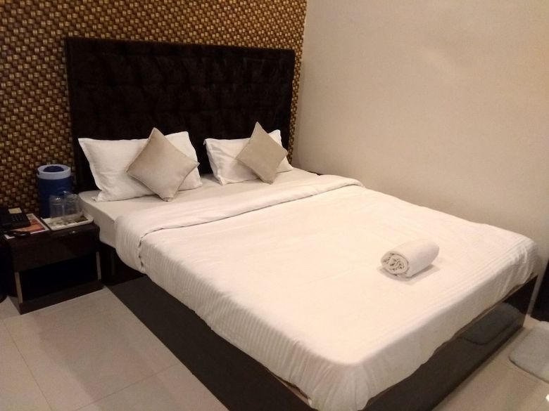Hotel Jk Rooms 126 Parashar Legacy - Station