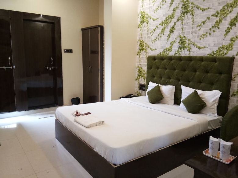 Hotel Jk Rooms 126 Parashar Legacy - Station