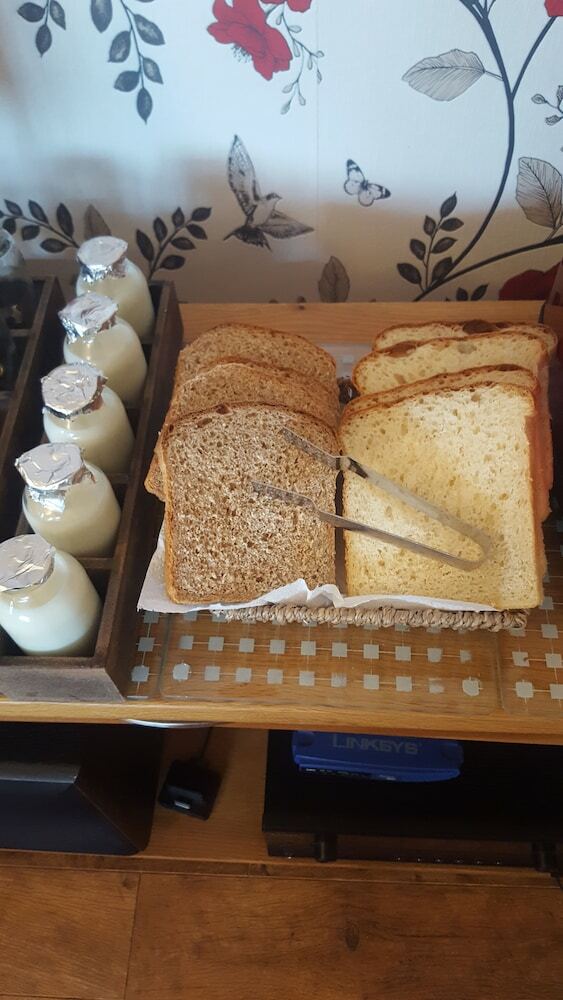 Bed & Breakfast Craig Eithin B & B Holyhead