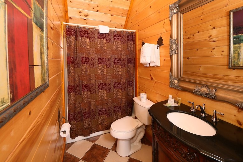 Family Valley Lodge - Six Bedroom Cabin