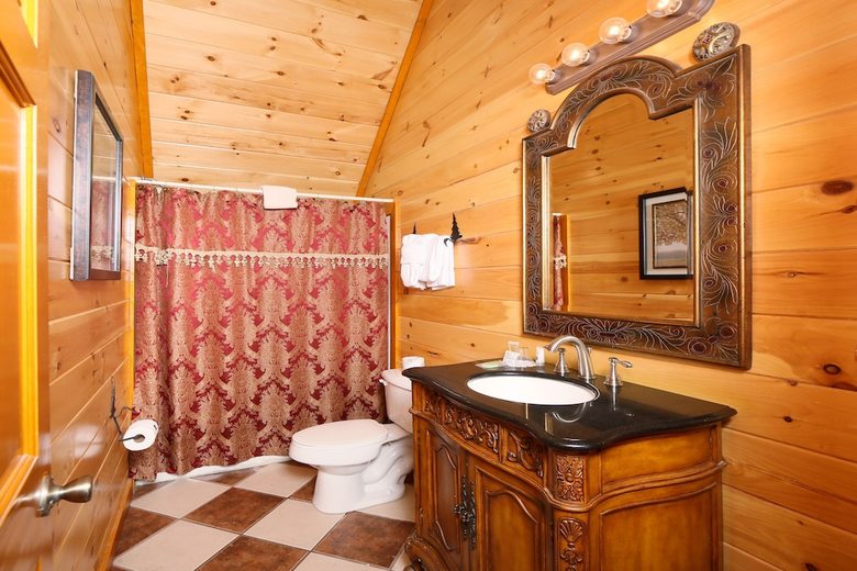 Family Valley Lodge - Six Bedroom Cabin