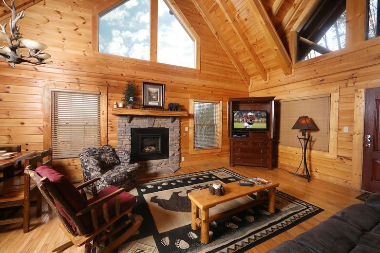 Mountain Sunrise - Five Bedroom Cabin