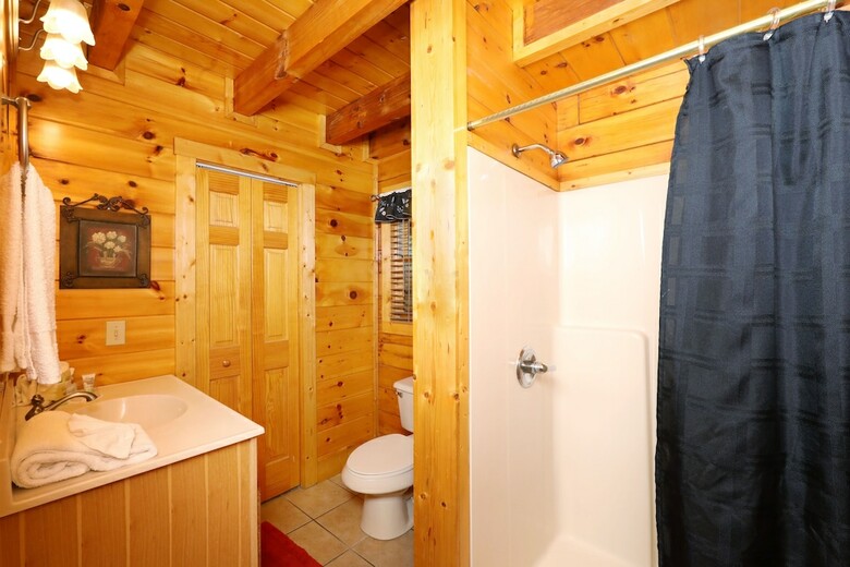 Around The Mountain - One Bedroom Cabin