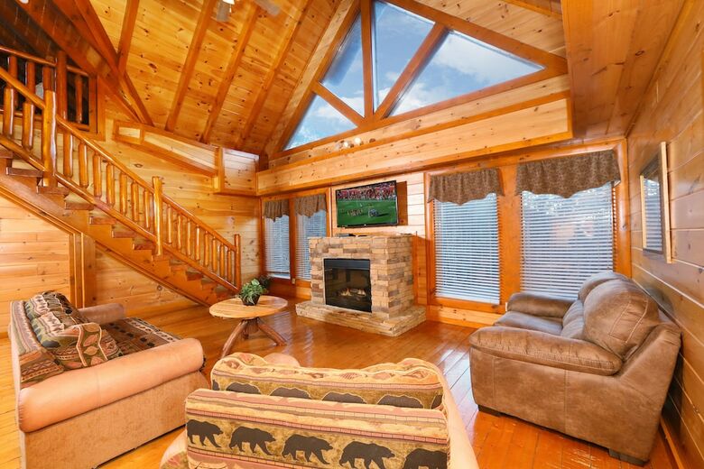 Smoky Mountain Cinema - Six Bedroom Cabin