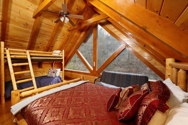 Smoky Mountain Cinema - Six Bedroom Cabin