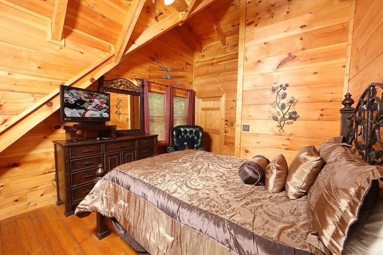 Mountain Majesty - Two Bedroom Cabin