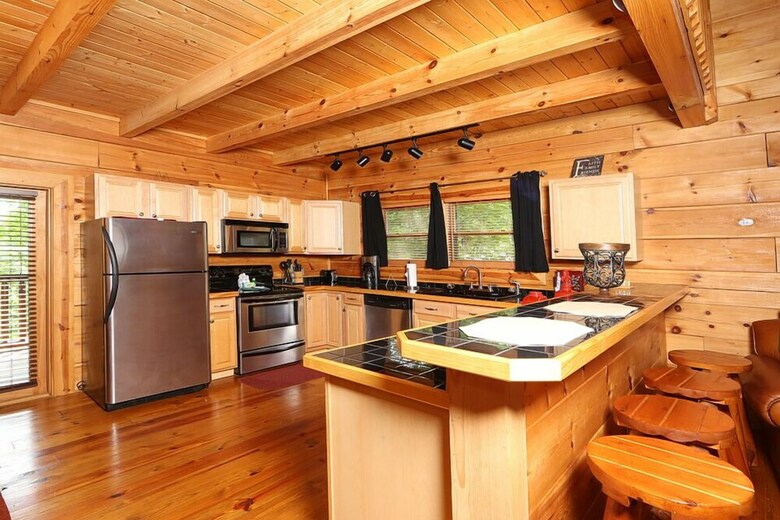 Mountain Majesty - Two Bedroom Cabin