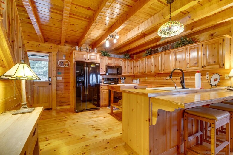 Kickin Back Jack - Three Bedroom Cabin