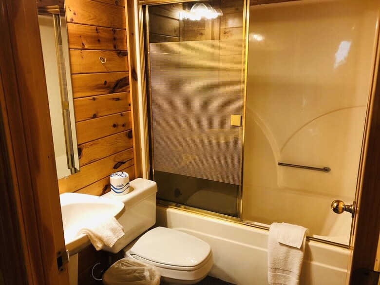 Kickin Back Jack - Three Bedroom Cabin