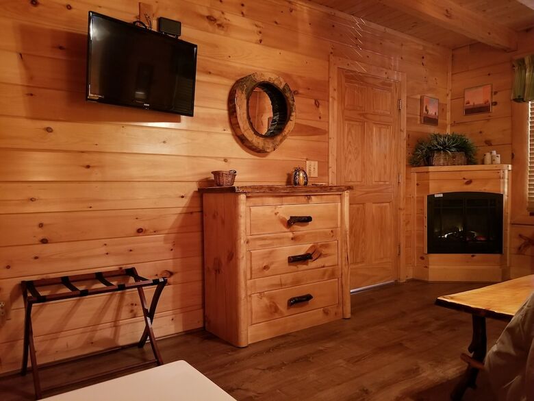 Mountain Fun - One Bedroom Cabin