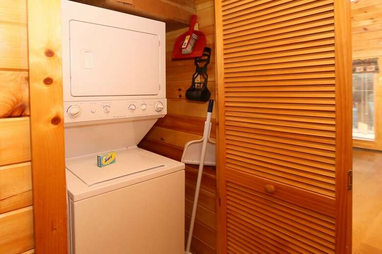 Bear Heaven - Two Bedroom Cabin