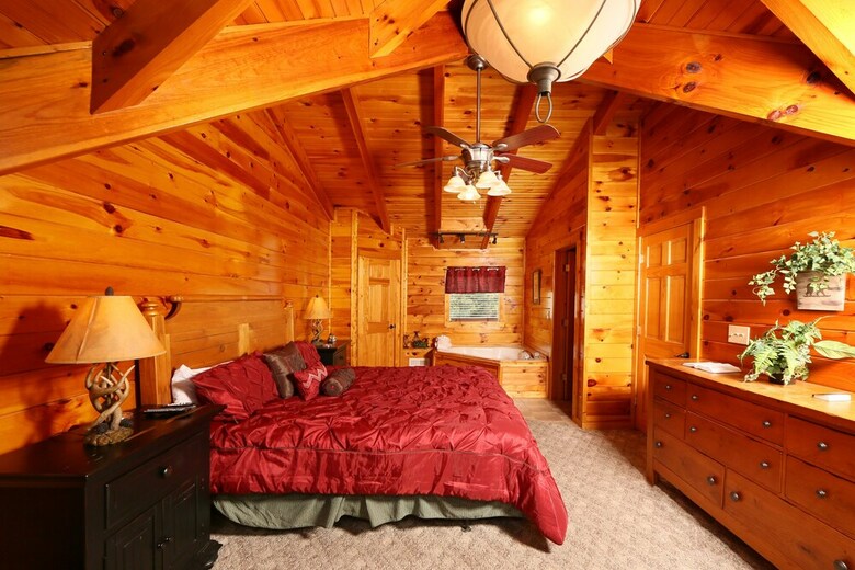 Snow Bear - Two Bedroom Cabin