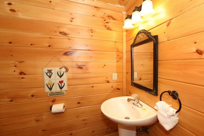 Mayberry - Three Bedroom Cabin