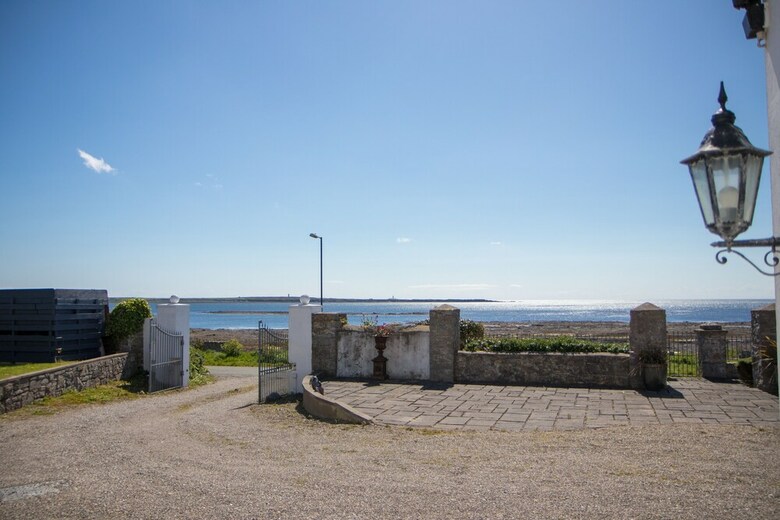 Bed & Breakfast Knock Rushen House