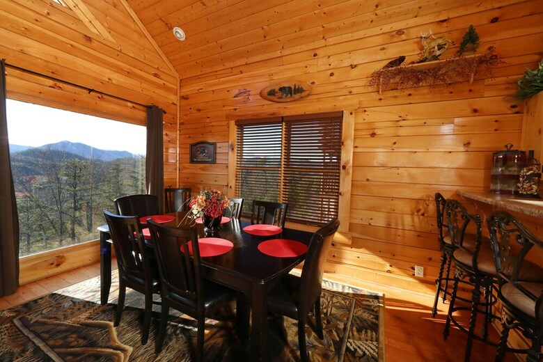 Bearadise In The Smokies - Two Bedroom Cabin