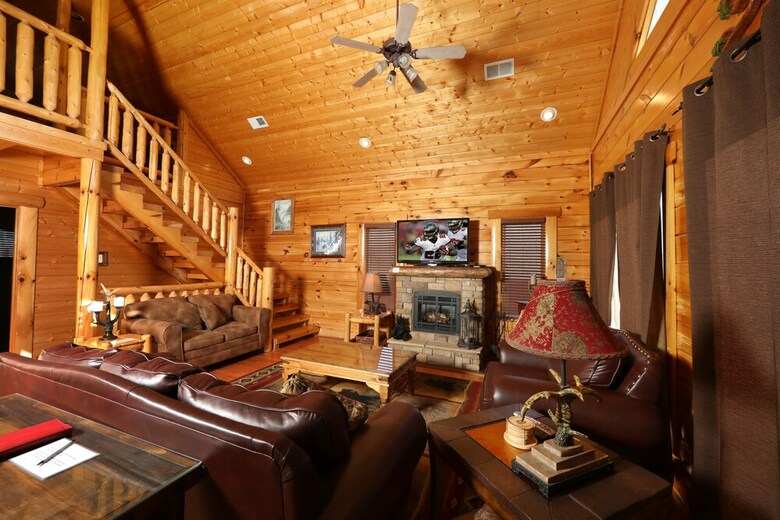 Bearadise In The Smokies - Two Bedroom Cabin