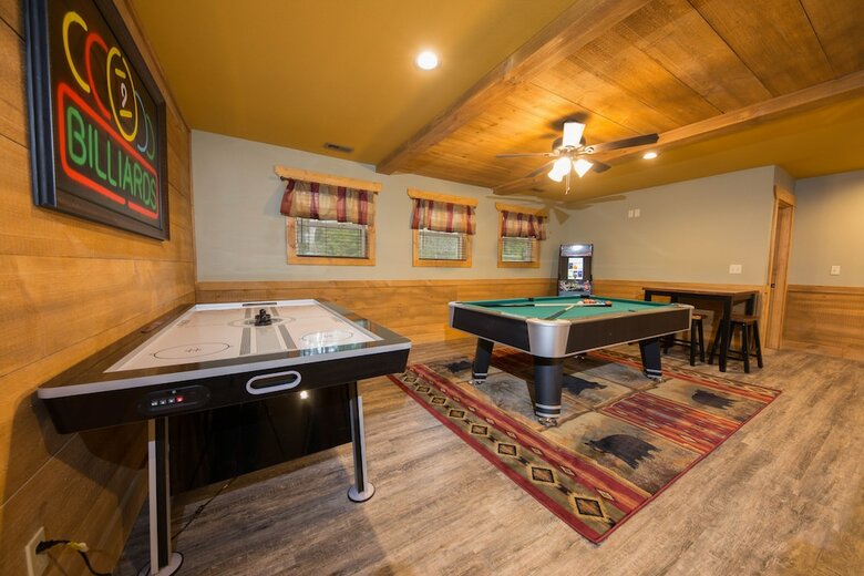 Back Stroke - Four Bedroom Chalet