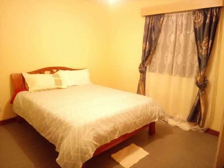 Exquisite Airport Apartment