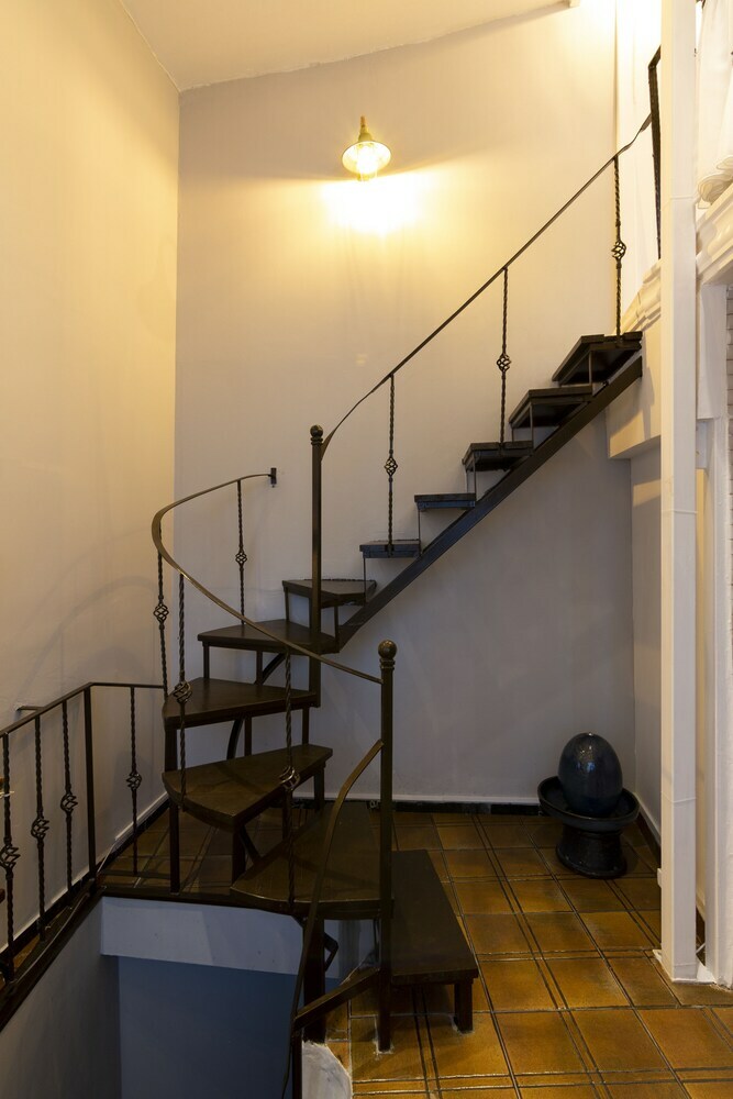 Guzi Rooms & Suites