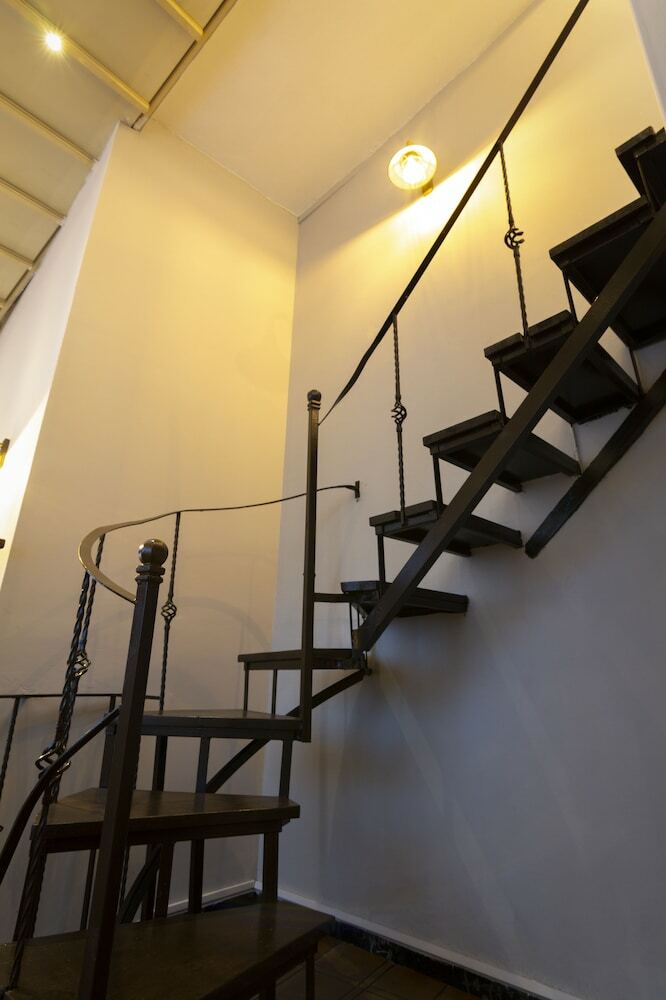 Guzi Rooms & Suites
