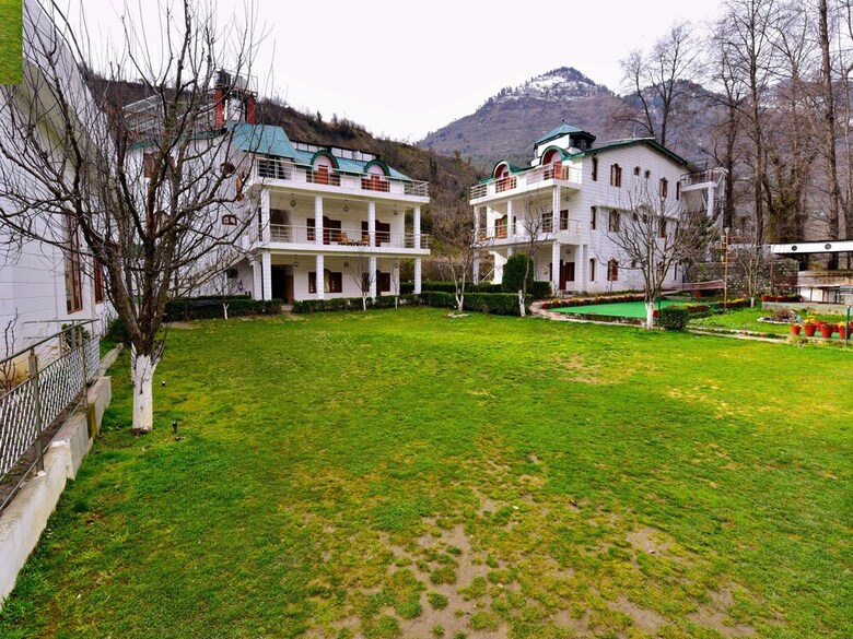 Hotel Capital O 30169 Signature Manaali