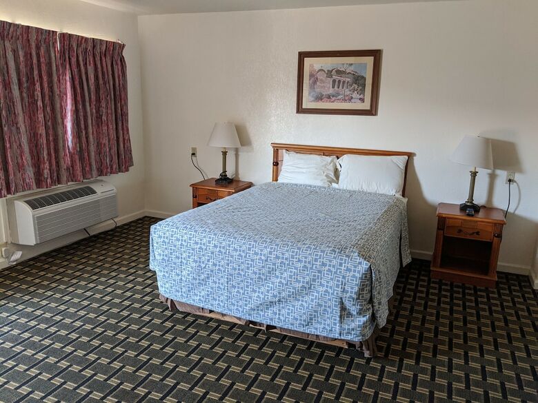 Motel Deluxe Inn
