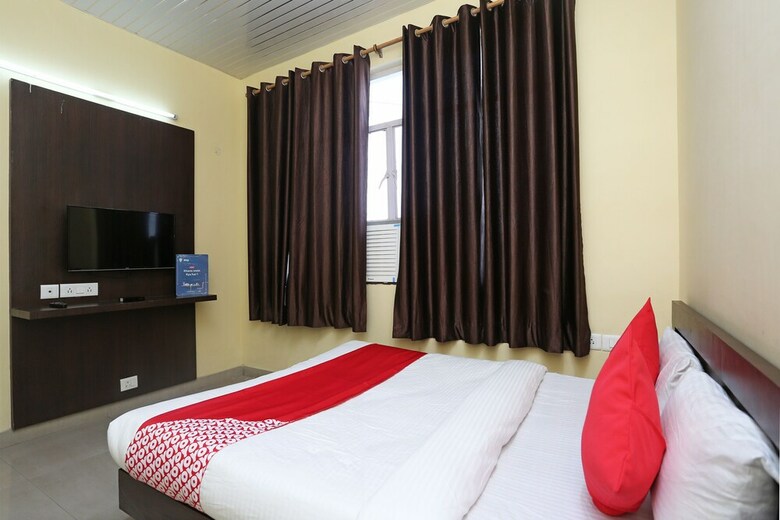 Oyo 29315 Kiwi Hotel & Spa