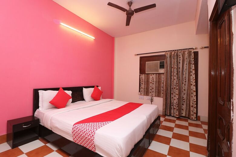 Hotel Oyo 24020 Megha Yatri Niwas