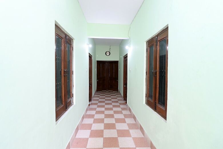 Hotel Oyo 24020 Megha Yatri Niwas