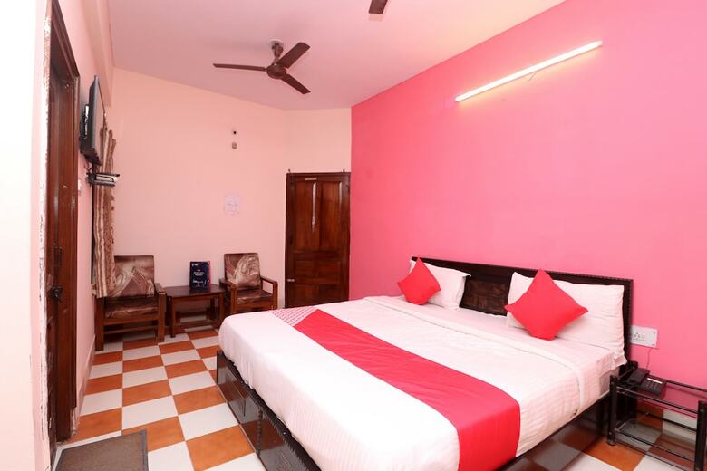 Hotel Oyo 24020 Megha Yatri Niwas