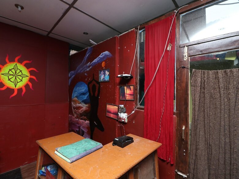Hotel Oyo 29715 Stone Cafe & Rooms