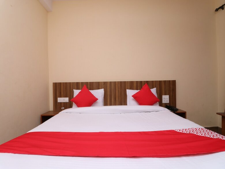 Hotel Oyo 29715 Stone Cafe & Rooms
