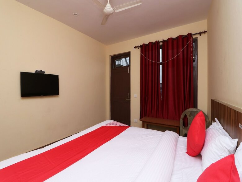 Hotel Oyo 29715 Stone Cafe & Rooms