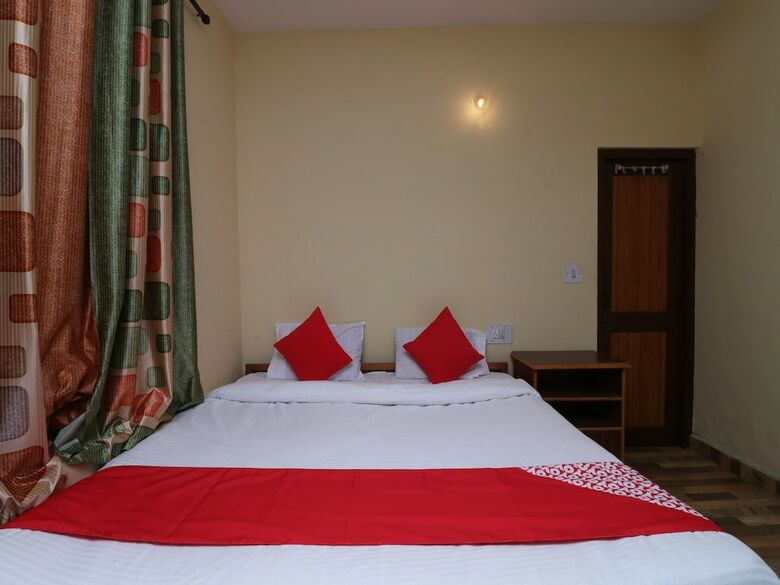 Hotel Oyo 29715 Stone Cafe & Rooms