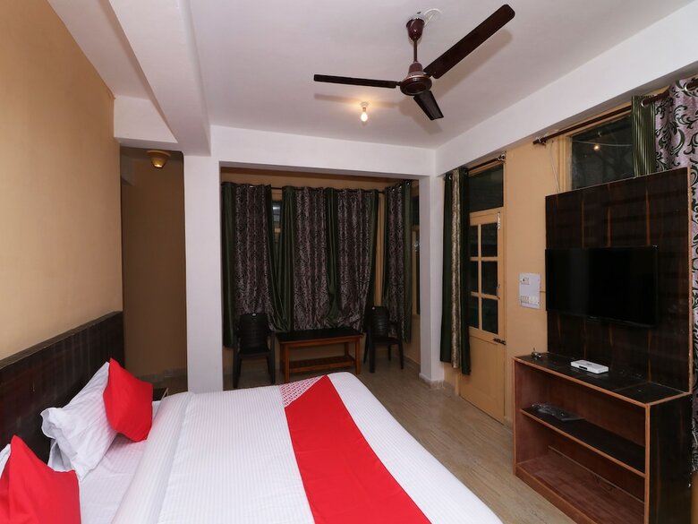 Hotel Oyo 29715 Stone Cafe & Rooms