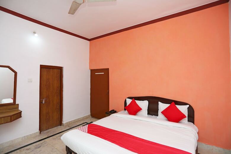 Oyo 29925 Hotel Green House