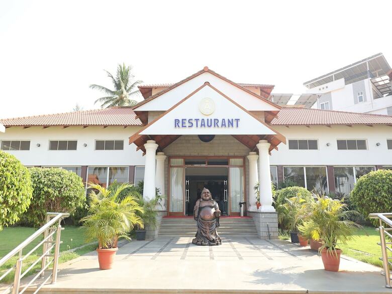 Oyo 28682 Hotel Devika