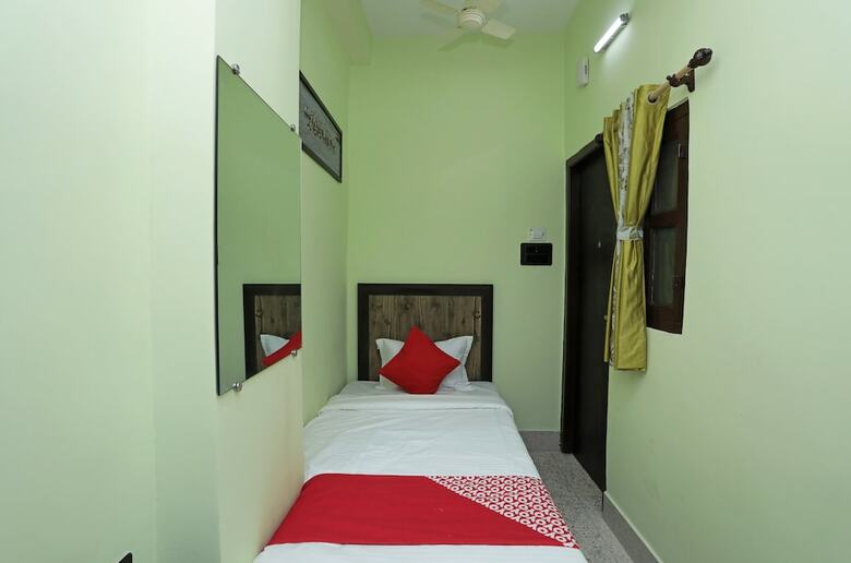 Oyo 22297 Hotel 86b