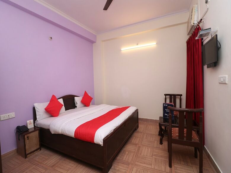 Hotel Oyo 29196 Lords Plaza