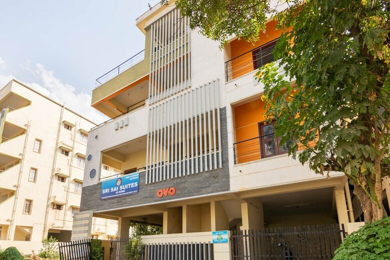 Hotel Oyo 22900 Sri Sai Suites